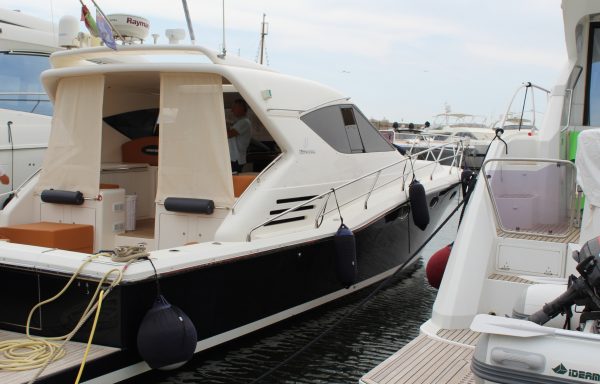 UNIESSE 48