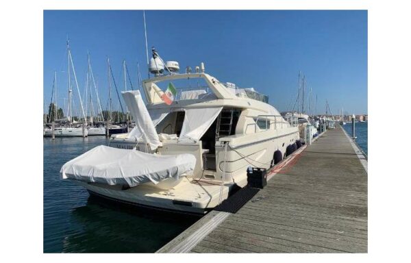 FERRETTI YACHT 165 FLY